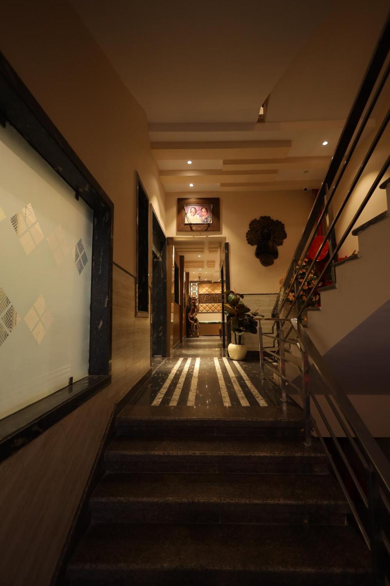 Hotel Bhagyaraj Palace A Luxury Hotel Keshavpuram Kanpur Bagian luar foto