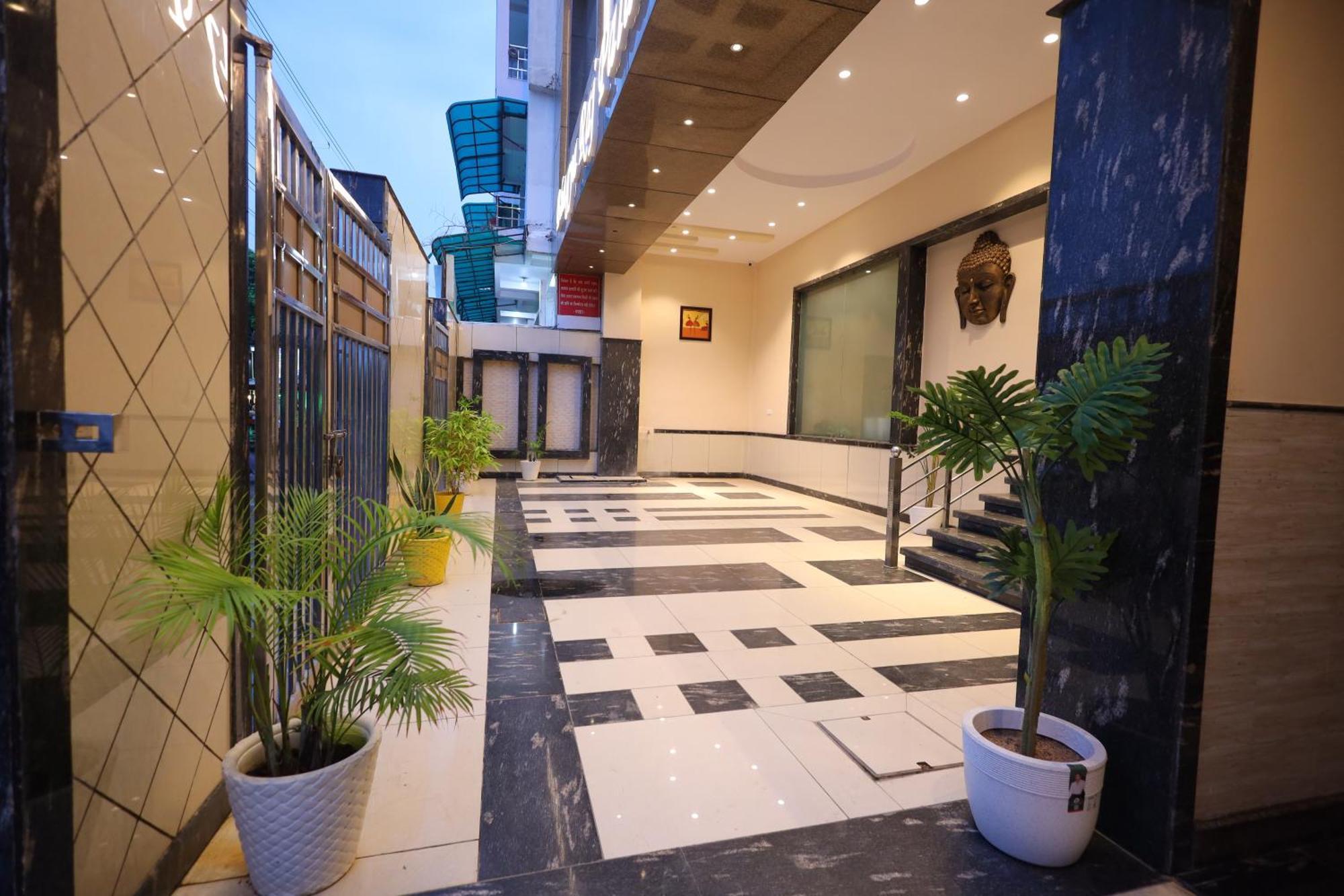 Hotel Bhagyaraj Palace A Luxury Hotel Keshavpuram Kanpur Bagian luar foto